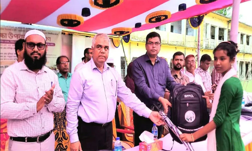 শিক্ষার মানোন্নয়নে শিক্ষার্থীদের তাপবিদ্যুৎ কেন্দ্রের উপকরণ প্রদান