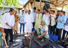 কামারের কাজে যোগ দিলেন আসাদুল হাবিব দুলু
