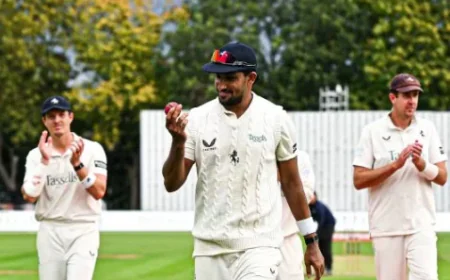 খালেদের দুর্দান্ত বোলিংয়ে প্রথম দিনই অলআউট ল্যাঙ্কাশায়ার