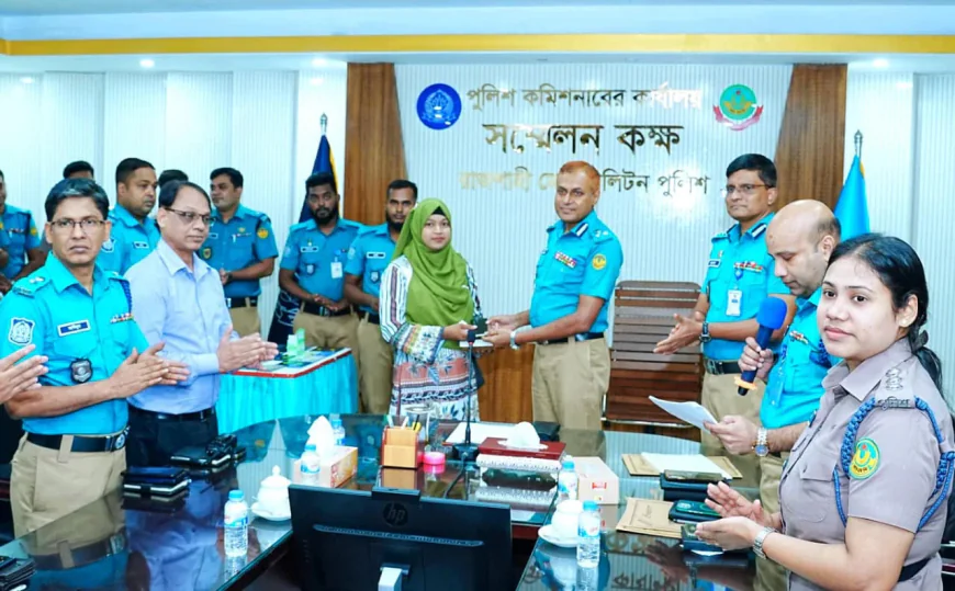 হারানো ১২৫টি মোবাইল মালিকদের কাছে ফিরিয়ে দিল আরএমপি