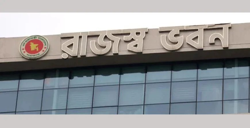 কাপড়ের রোলের আড়ালে ৫ কোটি টাকার মোবাইল ফোনের চালান আটক