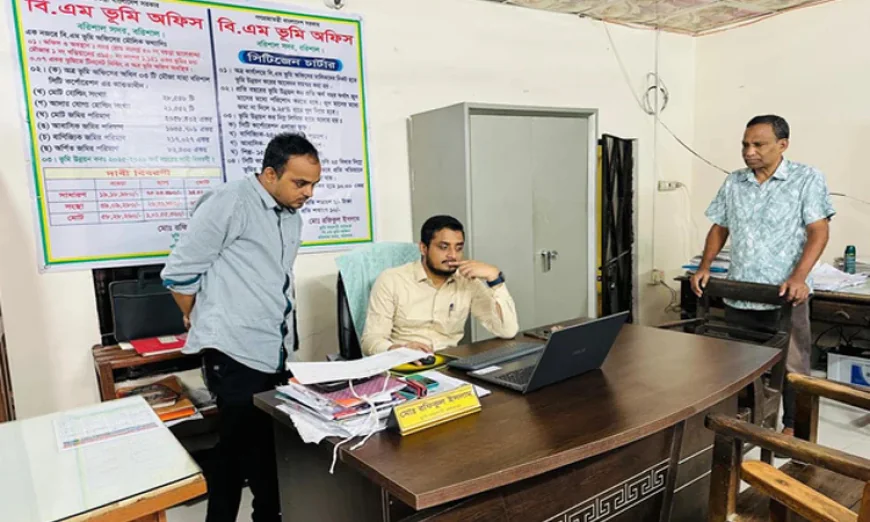 বরিশাল ভূমি অফিসে ৩১ নামজারি আবেদন পেন্ডিং, দুই কর্মকর্তা শোকজ