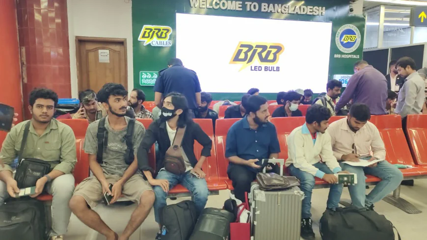 কম্বোডিয়ায় উদ্ধারের পর ‘বন্দি ৩০ বাংলাদেশি’ ফিরল বাংলাদেশে